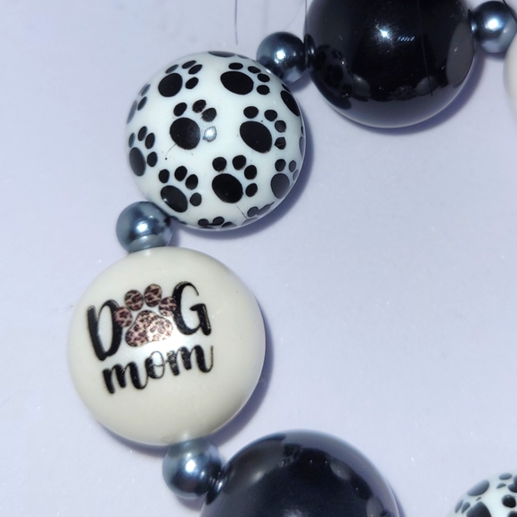 PAW PRINTS DOG MOM WRISTLET KEYCHAIN!! - Picture 2 of 10